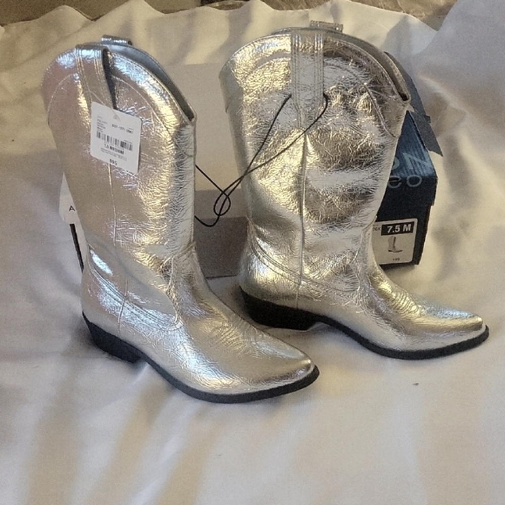 Women's Arizona Silver Maybrook Block Heel Cowboy Boots - Size: 7.5 M, NIB